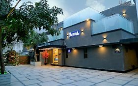 Hotel Mairona Gulberg Lahore